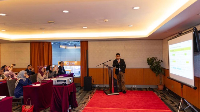 Briefing session @ Lounge 4 — 3