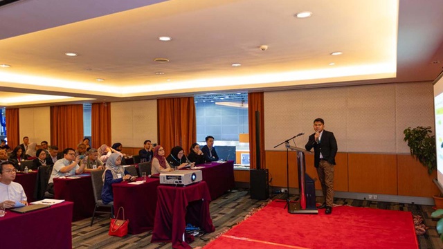 Briefing session @ Lounge 4 — 2