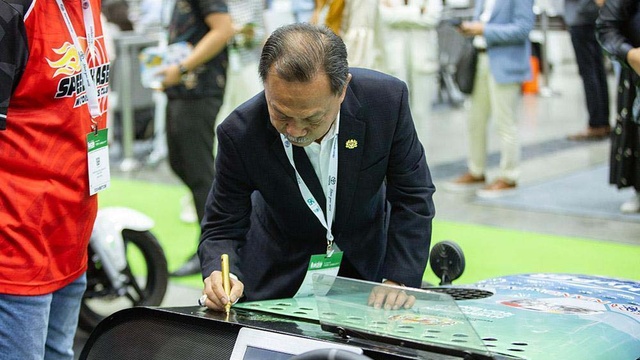 IGEM 2024 DAY 3 VIP Visit — 100